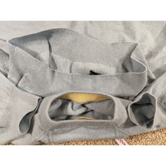 100% mediumweight wool mens medium Pale blue Raffi crew neck sweater - Picture 14 of 16